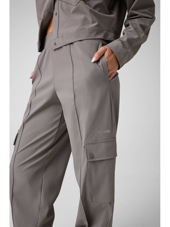 Guess Guess Spodnie materiałowe 183866 Szary Slim Fit