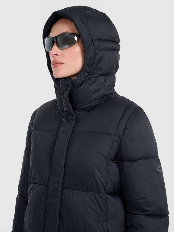 4F 4F Płaszcz zimowy APRES SKI Czarny