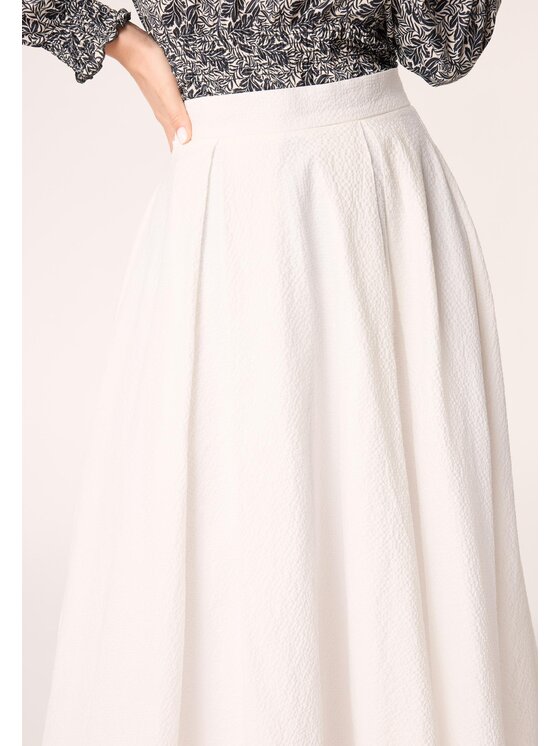 QUIOSQUE QUIOSQUE Sukňa 7UD003 Biela Regular Fit