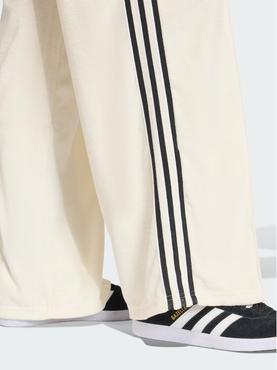 adidas adidas Spodnie dresowe 159075 Biały Loose Fit