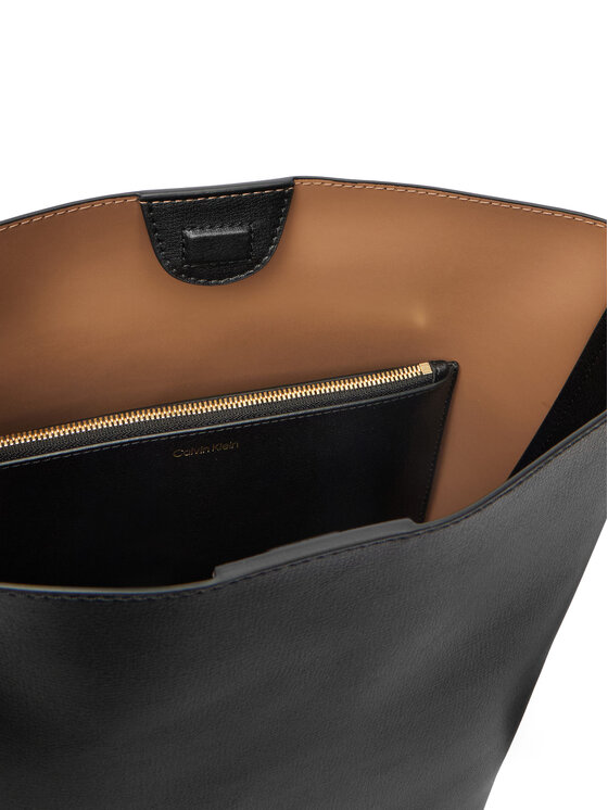 Calvin Klein Calvin Klein Käekott Foil Logo Medium LV04F3736G Must