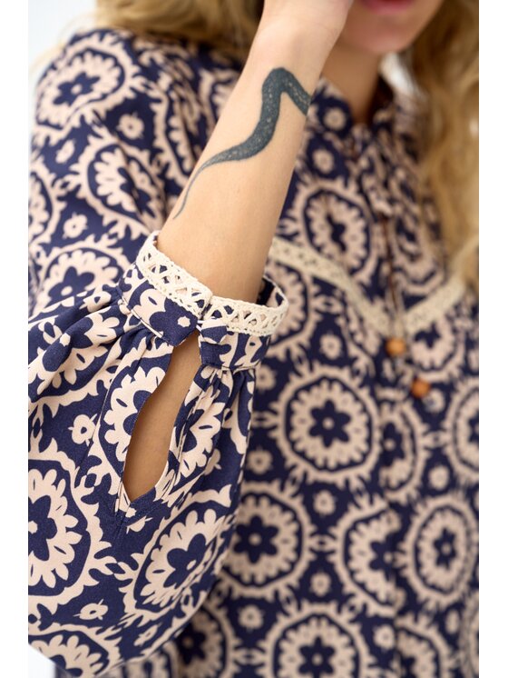 blue shadow blue shadow Bluzka Tiffani Niebieski Regular Fit