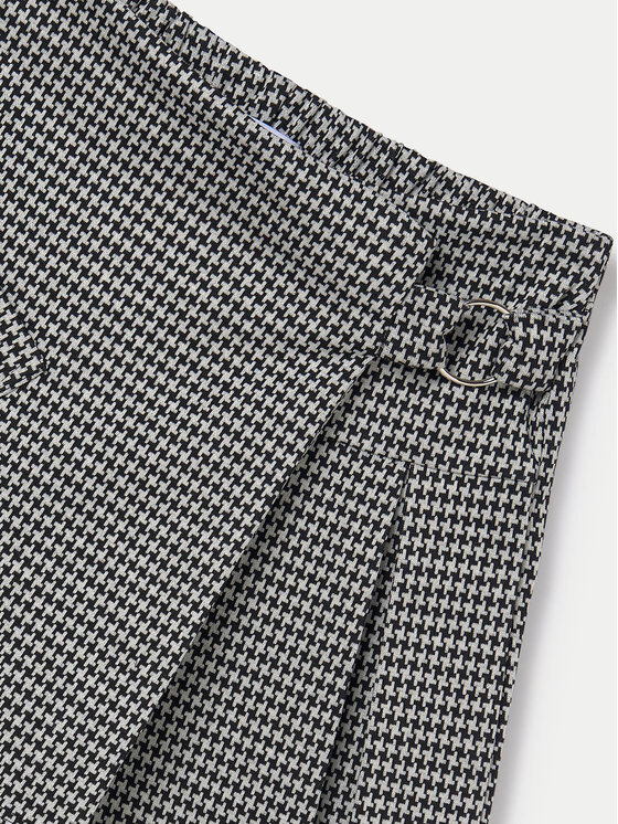 Mayoral Mayoral Шорти от плат 7976 Черен Regular Fit