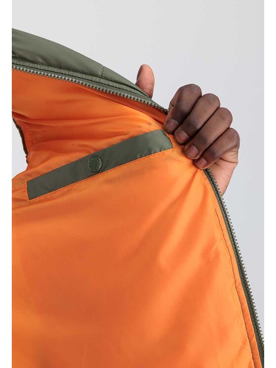 Alpha Industries Alpha Industries Kamizelka 118109 Zielony Regular Fit