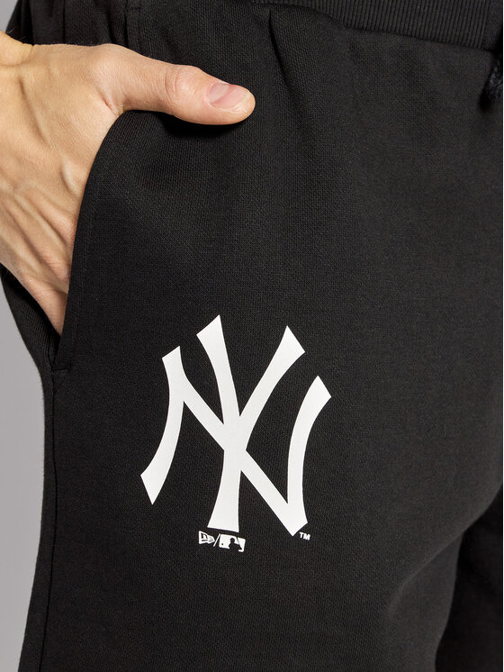 New Era New Era Szorty sportowe New York Yankees Seasonal 12827225 Czarny Regular Fit