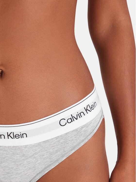 Calvin Klein Underwear Calvin Klein Underwear Стрінги LV00QF8518 Сірий