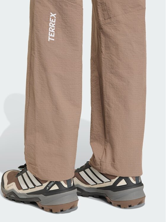 adidas adidas Spodnie outdoor 162747 Brązowy Regular Fit