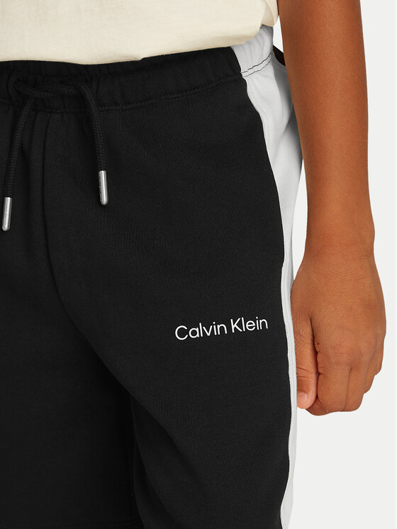 Calvin Klein Jeans Calvin Klein Jeans Pantaloni scurți sport Color Block IB0IB02433 Negru Relaxed Fit