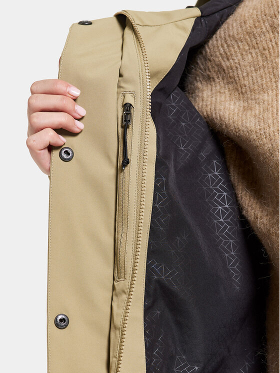 Didriksons Didriksons Striukė Ilma Wns Parka 8 504813 Smėlio Regular Fit