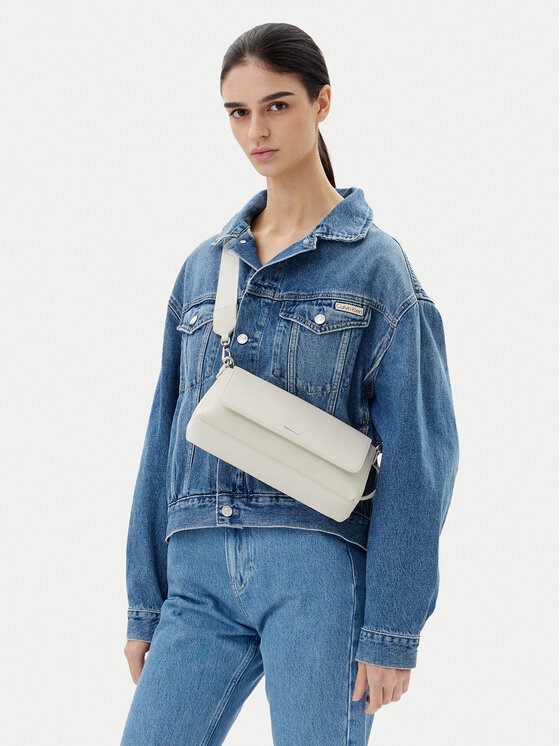 Calvin Klein Calvin Klein Borsetta Ck Must Convertible Shoulder Bag K60K612902 Écru