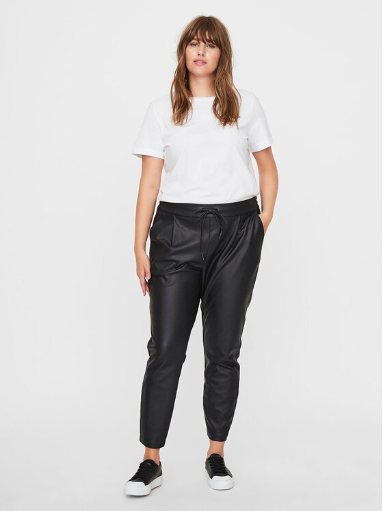 Vero Moda Curve Vero Moda Curve Spodnie z imitacji skóry 10225775 Czarny Regular Fit