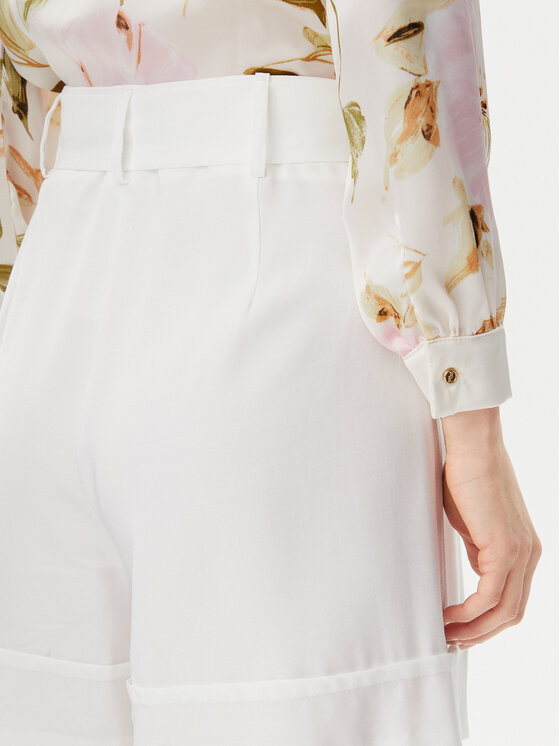 ARTIGLI ARTIGLI Šortky z materiálu ACSH001805 Bílá Regular Fit