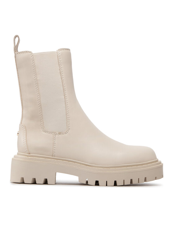 Chelsea Balaraen 16310556 Beige