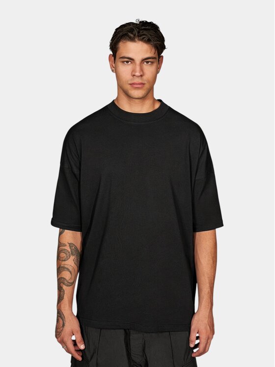 MADE BY SOCIETY MADE BY SOCIETY T-Shirt Perfect Offender - T17982 Czarny Basic Fit