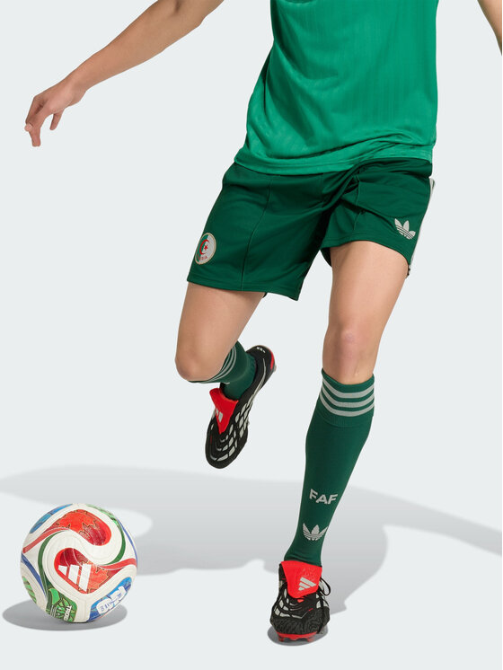 adidas adidas Szorty sportowe 165833 Zielony Regular Fit