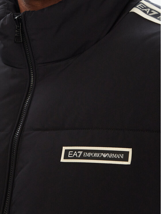 EA7 Emporio Armani EA7 Emporio Armani Zimní bunda 7M002199 AF21509 UC001 Černá Regular Fit
