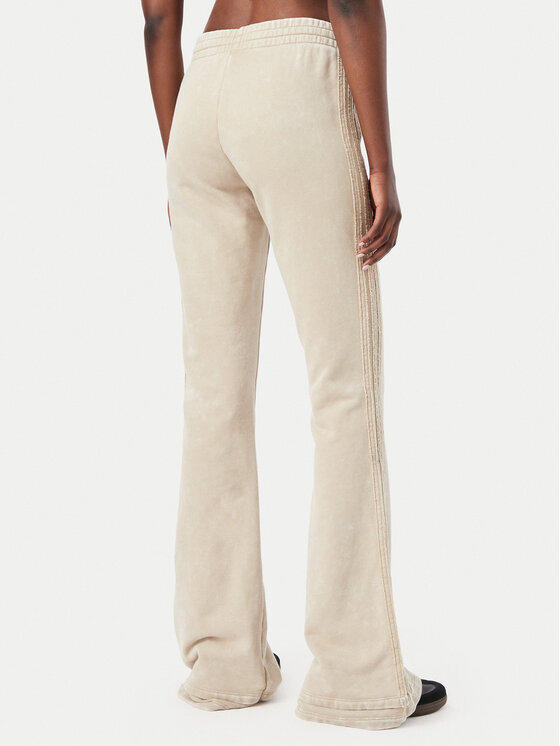 adidas adidas Долнище анцуг Sst Bootcut Pant KT1915 Бежов Bootcut Fit