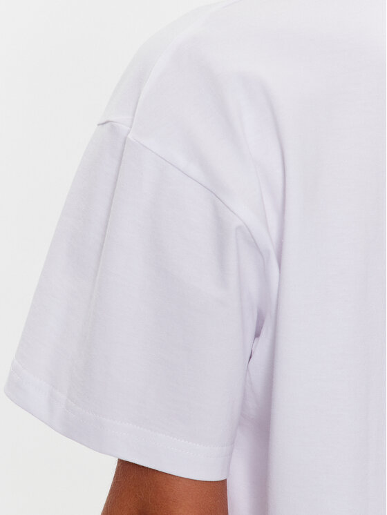 2005 2005 T-krekls Hot Moms Balts Relaxed Fit