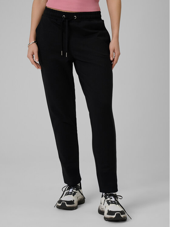 4F 4F Spodnie dresowe ESSENTIALS Czarny Regular Fit