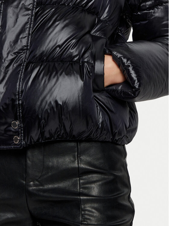 Patrizia Pepe Patrizia Pepe Pehelykabát 2O0050/A9M0-K103 Fekete Regular Fit