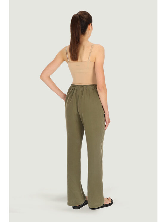 Deni Cler Milano Deni Cler Milano Spodnie dresowe W-DC-5238-E2-L7-42-1 Zielony Loose Leg