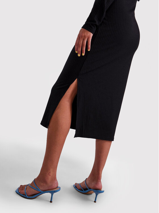 Pieces Pieces Vsakodnevna obleka Kylie 17126214 Črna Slim Fit