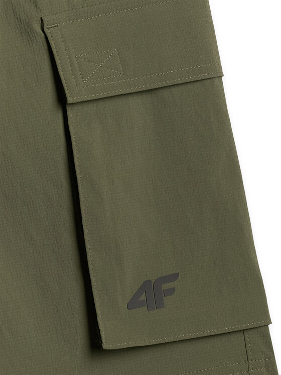 4F 4F Szorty materiałowe ESSENTIAL Khaki Regular Fit