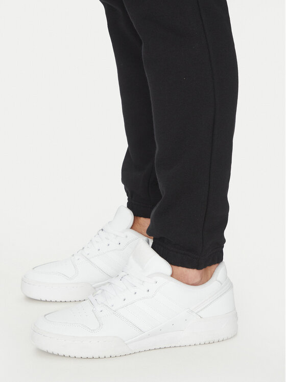 adidas adidas Pantaloni trening Trefoil Essentials JD2422 Negru Slim Fit
