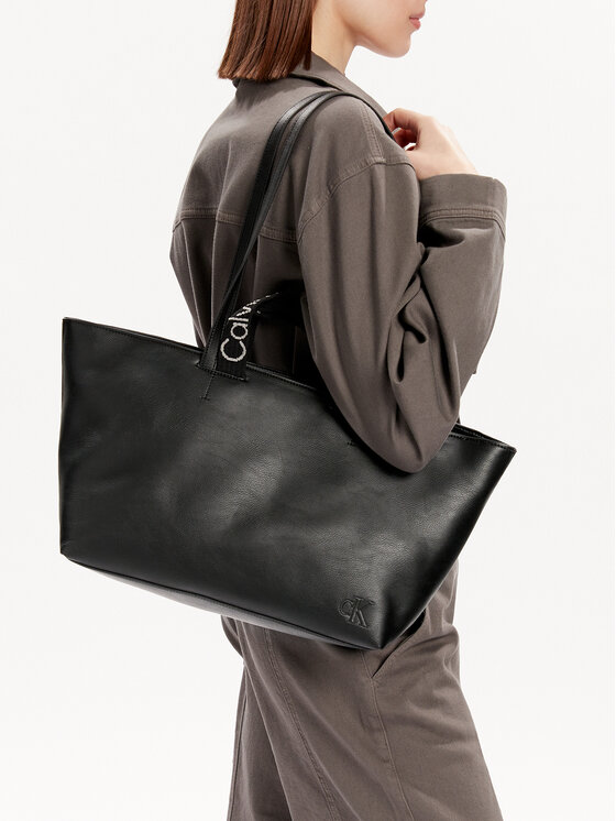 Calvin Klein Jeans Calvin Klein Jeans Τσάντα Ultralight Longday Bag47 Pu K60K611463 Μαύρο