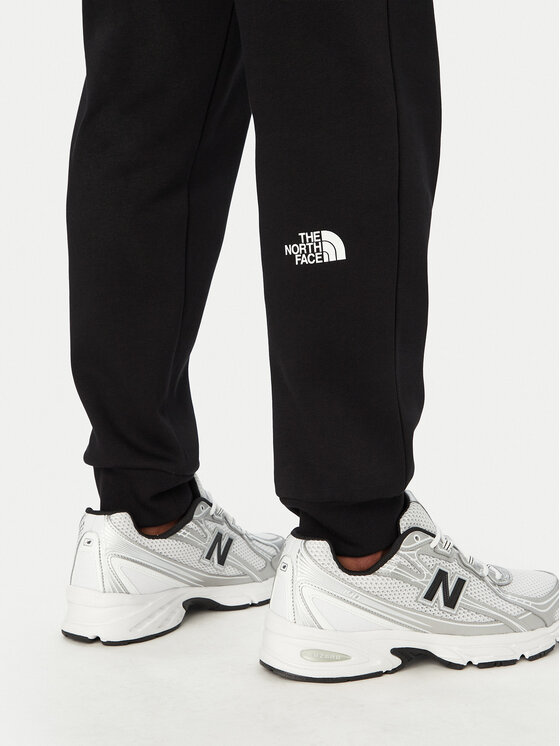 The North Face The North Face Pantaloni da tuta Box Half Dome NF0A8JB0 Nero Regular Fit