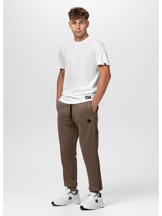 PITBULL PITBULL Spodnie dresowe Tape Logo Brązowy Regular Fit