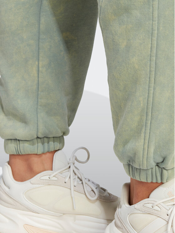 adidas adidas Pantaloni trening ALL SZN Fleece Washed IL3272 Verde Loose Fit