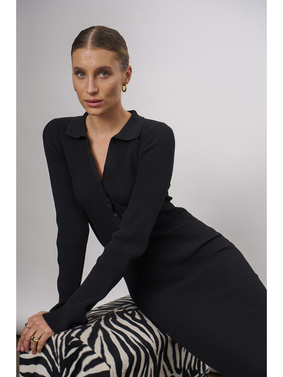 La Mania La Mania Úpletové šaty DOROTHY Čierna Classic Fit
