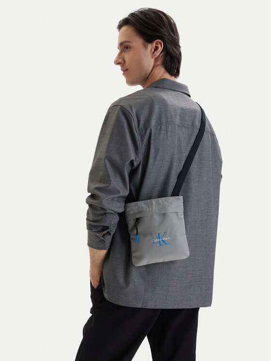 Calvin Klein Geantă crossover Bold Flatpack LV04D3178G Gri