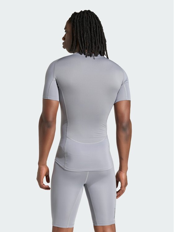 adidas adidas Koszulka techniczna 136941 Szary Fitted Fit