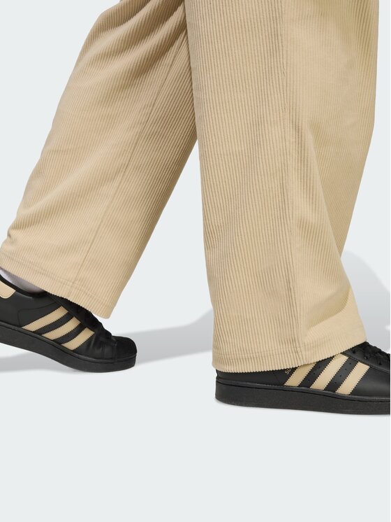 adidas adidas Spodnie dresowe 158998 Beżowy Oversize