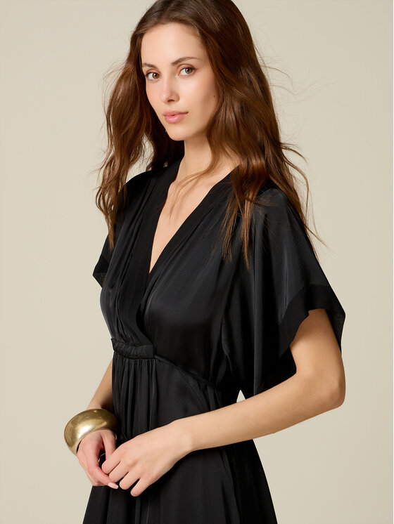 Oltre Oltre Abito da sera 7033J000858N033 Nero A-Line Fit