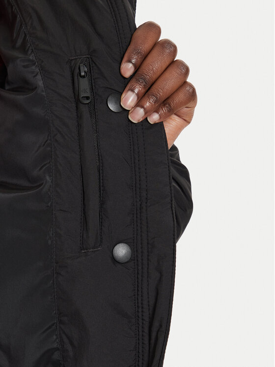 Calvin Klein Jeans Calvin Klein Jeans Winterjacke J20J224112 Schwarz Regular Fit