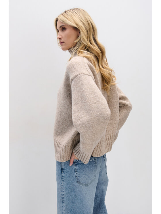 Fobya Fobya Sweter F2096 Beżowy Basic Fit