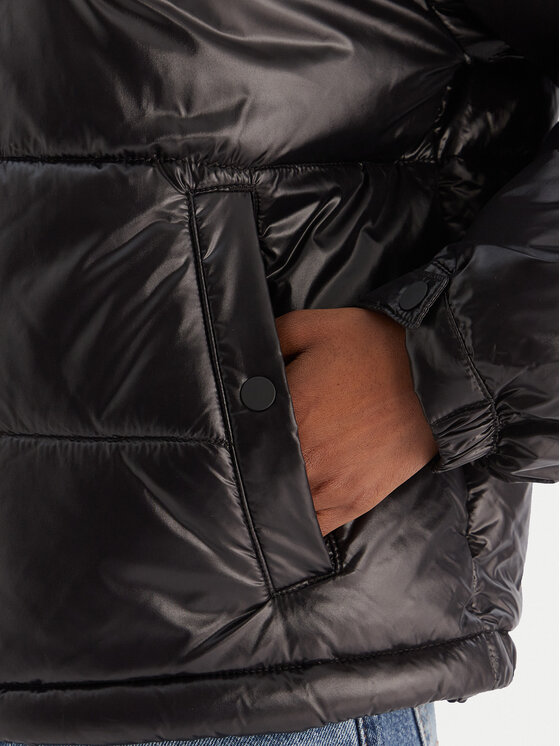 Calvin Klein Jeans Calvin Klein Jeans Geacă de iarnă LV047D505G Negru Relaxed Fit