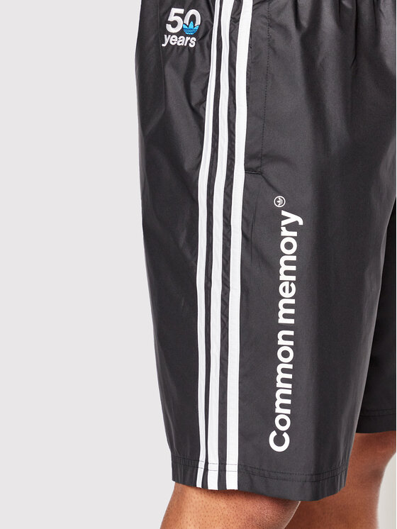adidas adidas Szorty kąpielowe Graphic Common Memory HC7125 Czarny Regular Fit