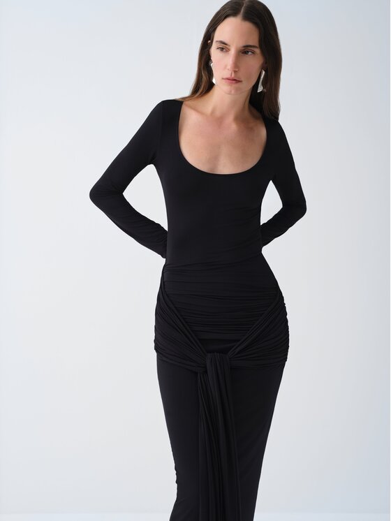 La Mania La Mania Sukienka dzianinowa KAYLA Czarny Basic Fit