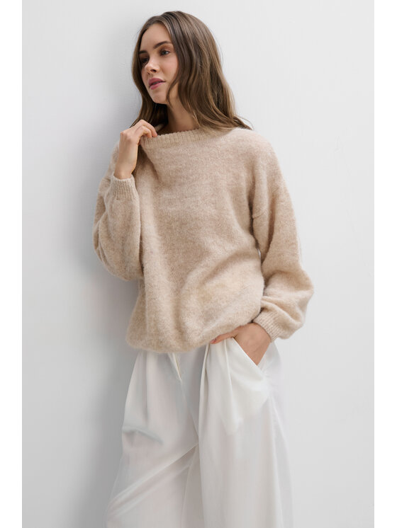 Fobya Fobya Sweter F2113 Beżowy Basic Fit