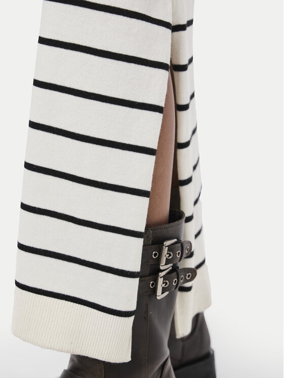 Pieces Pieces Tiesus sijonas Joy 17150578 Balta Regular Fit