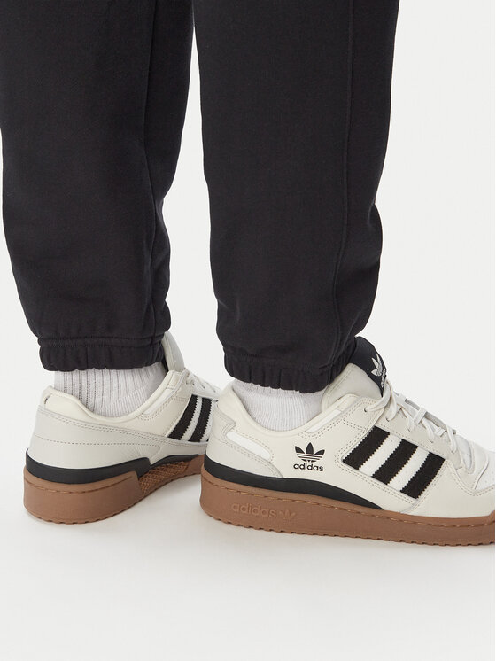 adidas adidas Sportinės kelnės Trefoil Essentials KR3463 Juoda Regular Fit
