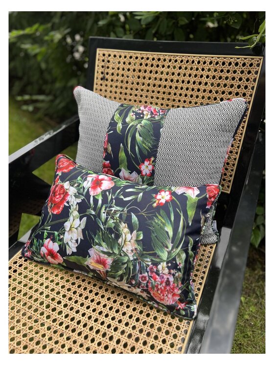 Sweet Living Sweet Living Poduszka Poduszka outdoor Flower SL Collection Basic Czarny