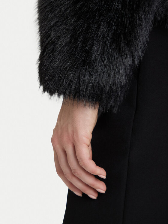 Rinascimento Rinascimento Pelliccia CFC0122217003 Nero Regular Fit