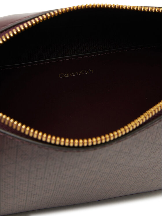 Calvin Klein Calvin Klein Torebka Emblem Aop Elongated Camera Bag LV04F3268G Bordowy