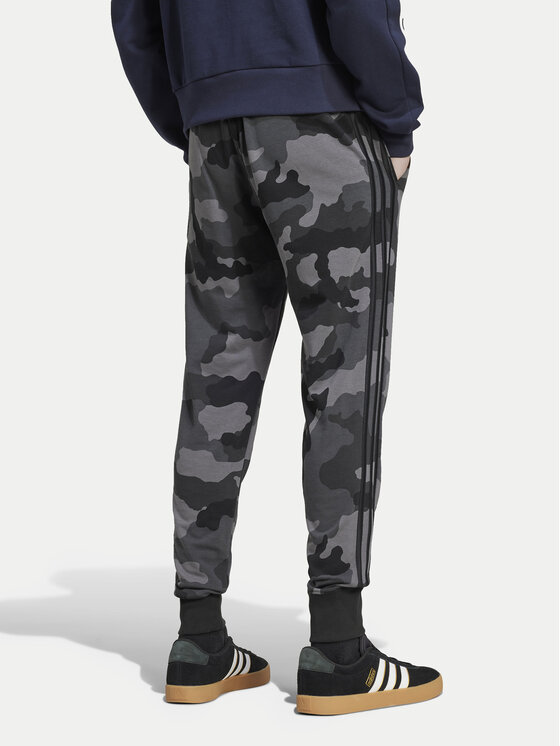 adidas adidas Spodnie dresowe Seasonal Essentials Camouflage IY6636 Szary Regular Fit