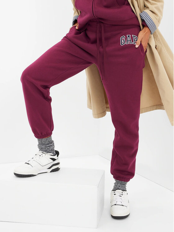 Gap Teplákové nohavice 463492-03 Bordová Regular Fit
